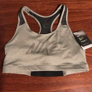 NWT Nike sports bra